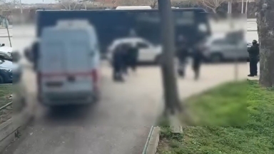 Ελεύθεροι οι 8 οπαδοί του ΠΑΟΚ για τον προπηλακισμό δημοσιογράφων στην Τούμπα: Αναβλήθηκε η δίκη στο Αυτόφωρο (vid)