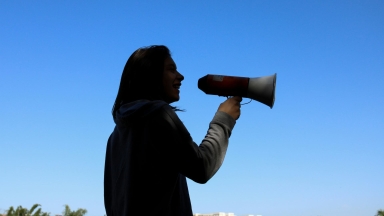 Ταϊβανέζα καταδικάστηκε σε τρεις μήνες φυλάκιση επειδή έβριζε γείτονες τη νύχτα με μεγάφωνο