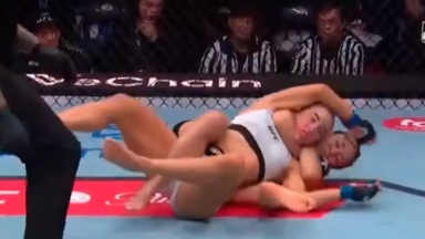 Σοκαριστικό νοκ άουτ στο UFC: Τη «ζάλισε» και μετά την έπνιξε ενώ ήταν ήδη εκτός