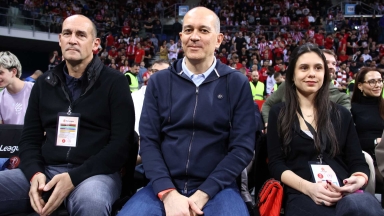 Οι αδελφοί Αγγελόπουλοι στην Arena 8888 για τον αγώνα του Ολυμπιακού με τη Χάποελ Τελ Αβίβ