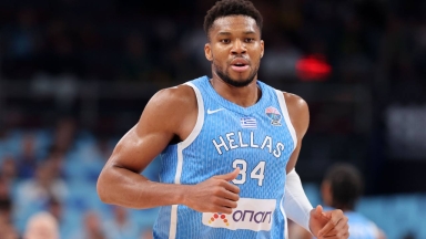 Αντετοκούνμπο: «Aν χάσεις στην Ελλάδα, βάζεις την κουκούλα και τρέχεις στα αποδυτήρια»