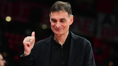 Μπαρτζώκας: «Ο Χολ ζήτησε αλλαγή στο τέλος για να μπει ο Μιλουτίνοφ να κάνει τα ριμπάουντ που έπρεπε να κάνει»