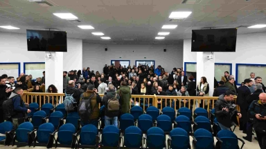 Δίκη για τα Τέμπη: Συνέχεια με μετατροπές στην αίθουσα και αυξημένα μέτρα ασφαλείας