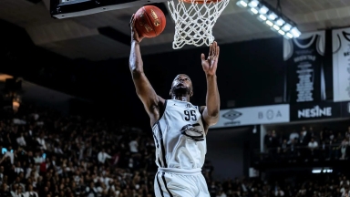 Η Μπουργκ «ξέρανε» την Μπεσίκτας σε «νεκρό» χρόνο και είναι η new entry στη Euroleague