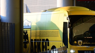 Το πούλμαν της ΑΕΚ στο Φάληρο