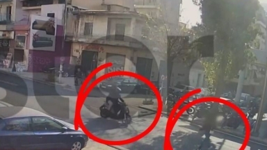 Σοκαριστικό βίντεο με παράσυρση και εγκατάλειψη 16χρονης στη Λιοσίων από μοτοσικλέτα