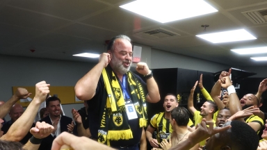 Κίνηση - έκπληξη από τους παίκτες της ΑΕΚ: Έκαναν το τραπέζι στον Μάριο Ηλιόπουλο