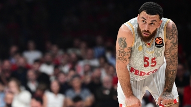 Όλα ανοικτά για τη συμμετοχή του Τζέιμς στο Game 3 με τον Ολυμπιακό