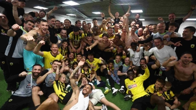 «Έκαψαν» τα αποδυτήρια οι παίκτες της ΑΕΚ για την κατάκτηση του πρωταθλήματος