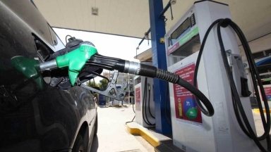 Καύσιμα: Πότε θα περάσει η αποκλιμάκωση των διεθνών τιμών στην αντλία