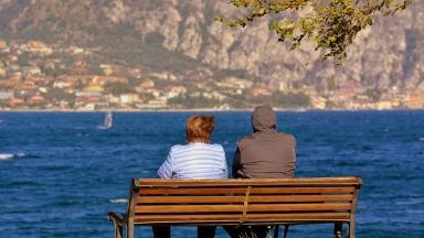 Ούτε εγγόνια, ούτε σύνταξη: Το κλειδί για μια ευτυχισμένη ζωή μετά τα 60