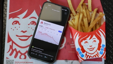 Wendy’s: Πώς ένα σχόλιο στα social εκτόξευσε τη μετοχή σε ιστορικό ράλι