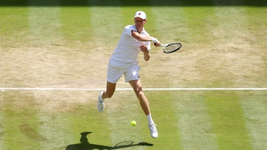 Με άνεση στα ημιτελικά του Wimbledon ο Σίνερ