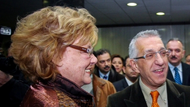 «Ένα ποτήρι ουίσκι και ένα τσιγάρο...»: Ο Νικήτας Κακλαμάνης εκπλήρωσε την τελευταία επιθυμία της Μάρως Κοντού