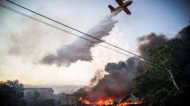 Συναγερμός Κατηγορίας 4 για 9 περιοχές: Στο επίκεντρο του «πορτοκαλί κινδύνου» Αττική και Αιγαίο (vid)