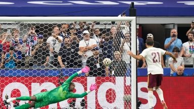 Η Ισπανία έκανε το 1-0 με τον Ογιαρθάμπαλ από τα έντεκα βήματα!