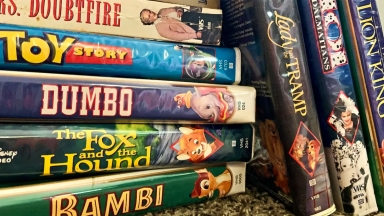 Έχετε παλιές VHS στο σπίτι; Κάποιες πωλούνται πάνω από 3.600 ευρώ - Οι κασέτες που έγιναν συλλεκτικός θησαυρός