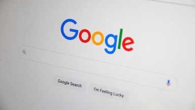 Τι «κάηκαν» να ψάχνουν οι Έλληνες στη Google το φετινό καλοκαίρι