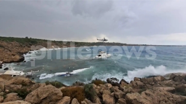 Καταιγίδα-εφιάλτης στην Κύπρο: Τρία σκάφη στα βράχια και ένας νεκρός