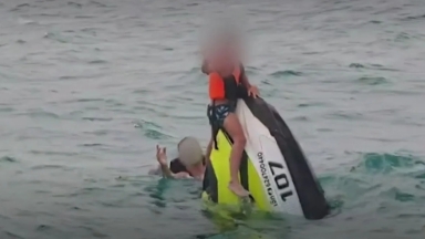 Έφυγαν για 45 λεπτά και έλειπαν 16 ώρες: Εφιάλτης για οικογένεια σε θάλασσα της Ταϊλάνδης
