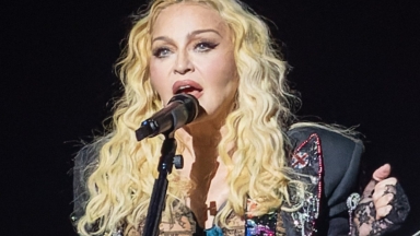 Στα Μετέωρα η Madonna: Έφτασε με ελικόπτερο στη Μονή Βαρλαάμ από την Κέρκυρα