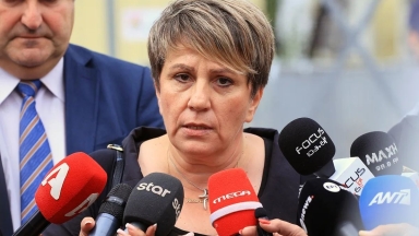 «Πόσα έφαγες Καραμανλή και η Αναστασία μου λείπει από το σπίτι;»: Ράγισε καρδιές η Μαρία Ντόλκα που έχασε την κόρη της στα Τέμπη (vid)
