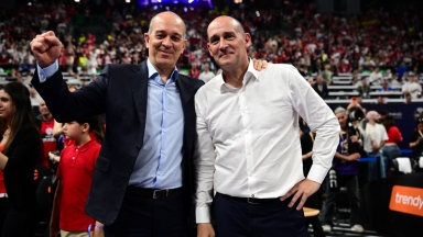 Ολυμπιακός κατά Γιαννακόπουλου: «Αν επιστραφούν τα πραγματικά κλεμμένα, η τροπαιοθήκη και το τραπεζάκι στο Σούνιο θα γεμίσουν αράχνες αντί για τρόπαια»