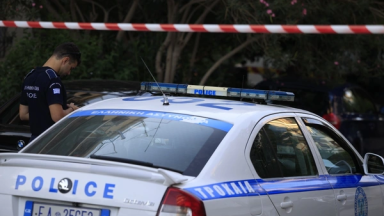 Συναγερμός στην Καλλιθέα: Εκκενώθηκαν δύο πολυκατοικίες μετά τον εντοπισμό φιαλιδίων με επικίνδυνη ουσία