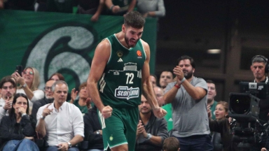 Η φανέλα με το νούμερο «72»