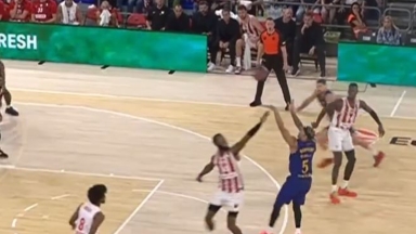 Το buzzer-beater τρίποντο του Ρόμπινσον που έστειλε το ματς στην παράταση