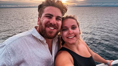 Ζευγάρι στη Βρετανία έχτισε μόνο του σπίτι 140 τ.μ. με «τούβλα Lego» και υπολογίζει ότι γλίτωσε 100.000 ευρώ