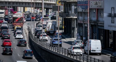 Αγορά αυτοκινήτου: Mικρή υποχώρηση τον Νοέμβριο, κυριαρχία υβριδικών και SUV