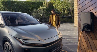 Toyota: Τα EV μπορεί να σώσουν το δίκτυο ηλεκτροδότησης