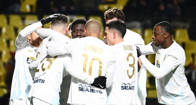 Άχρωμη και επηρεασμένη, αλλά στο χέρι της να το ξαναβρεί