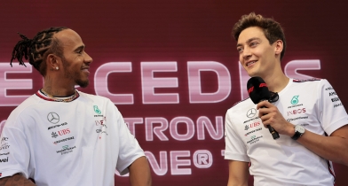 Ο Ράσελ θέλει να ακολουθήσει τα ηγετικά βήματα του Χάμιλτον: «Έδινε το παράδειγμα για όλους»