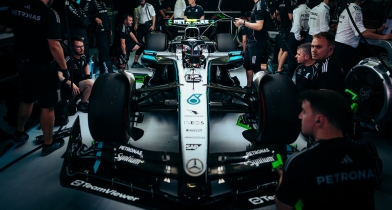 H Mercedes παίρνει έμπνευση από το 2014 στην εξέλιξη του νέου κινητήρα