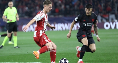 Ο Παναθηναϊκός πήρε μία πολύ σημαντική νίκη στην έδρα του ανεβασμένου ΟΦΗ του Χρήστου Κόντη με 2-0 για την 22η αγωνιστική της Stoiximan Superleague και σε συνδυασμό με την επικράτηση της ΑΕΚ επί του Λεβαδειακού με 4-0 κατόρθωσε να μειώσει στους την διαφορά από τη διαφορά από τον τέταρτο Λεβαδειακό. Τον έφερε έτσι σε απόσταση... βολής, αφού πλέον αν κερδίσει το μεταξύ τους παιχνίδι στην Λιβαδειά, θα μπορεί να τον προσπεράσει και να μπει κανονικά στα Play Offs που αναδεικνύουν τον πρωταθλητή αποφεύγοντας ένα