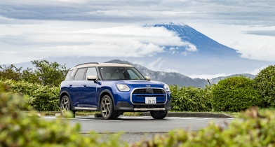 MINI Countryman D: Diesel επιδόσεις με φόντο το όρος Φούτζι