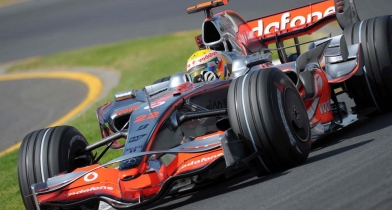 Σαν Σήμερα: Ο Χάμιλτον ξεκίνησε με νίκη μια ιστορική χρονιά (vid)