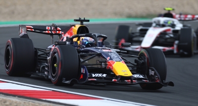 Φερστάπεν: «Όποιος απολαμβάνει αυτούς τους αγώνες δεν ξέρει από racing»