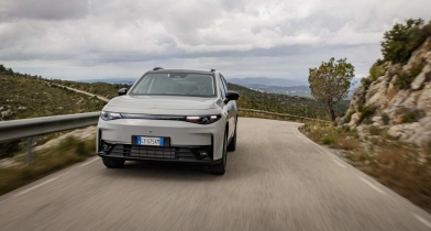 Πώς λειτουργεί η τεχνολογία Hybrid EV της Leapmotor που υπόσχεται αυτονομία έως 1.000 χλμ.