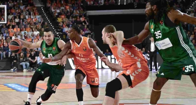 Πώς ο Παναθηναϊκός μπορεί να «σπάσει» τον ρυθμό της Βαλένθια και ποια άμυνα αποτελεί τη λύση για το break!