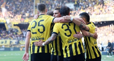 Σέντρα Περέιρα, αυτογκόλ Κεντζιόρα και 1-0 η ΑΕΚ τον ΠΑΟΚ