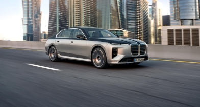 BMW Σειρά 7: Η ναυαρχίδα στην εποχή της ψηφιακής υπεροχής (vid)