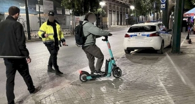 Ηλεκτρικά Πατίνια: Τι θεωρείται παράβαση με βάση τον ΚΟΚ και ποια είναι τα πρόστιμα