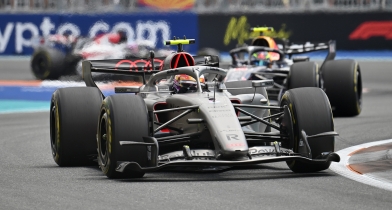 Οι ομάδες της F1 υπερασπίζονται τους κανόνες του 2026