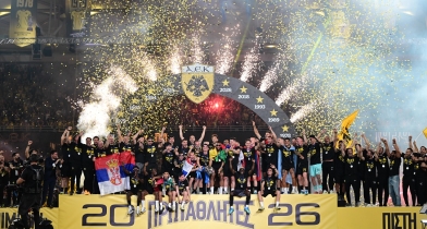 Σιγά μη σας ρωτήσει τι θα πράξει η πρωταθλήτρια ΑΕΚ!