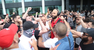 Χαμός στο Hyatt από 350 οπαδούς του Ολυμπιακού
