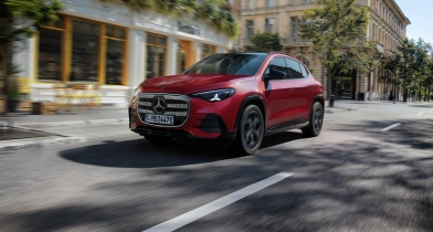 Νέα Mercedes-Benz GLA: Το γερμανικό best-seller άλλαξε επίπεδο (vid)