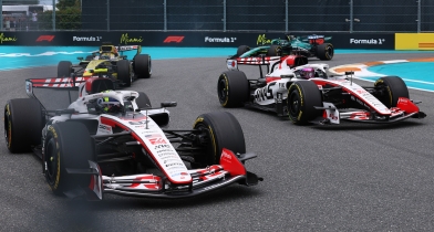 Haas H2H: O Μπέρμαν κέρδισε με ευκολία τον Οκόν
